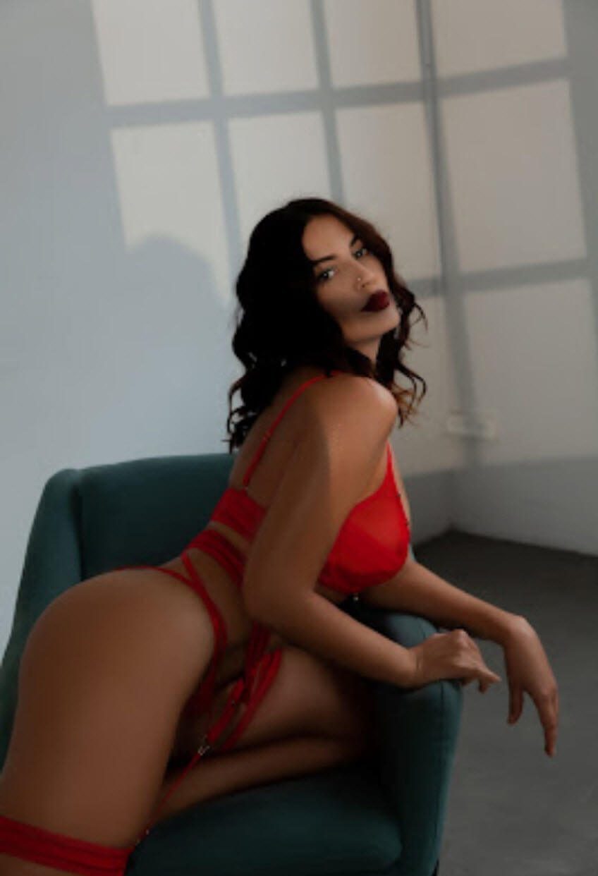 1674732979104441096 orig