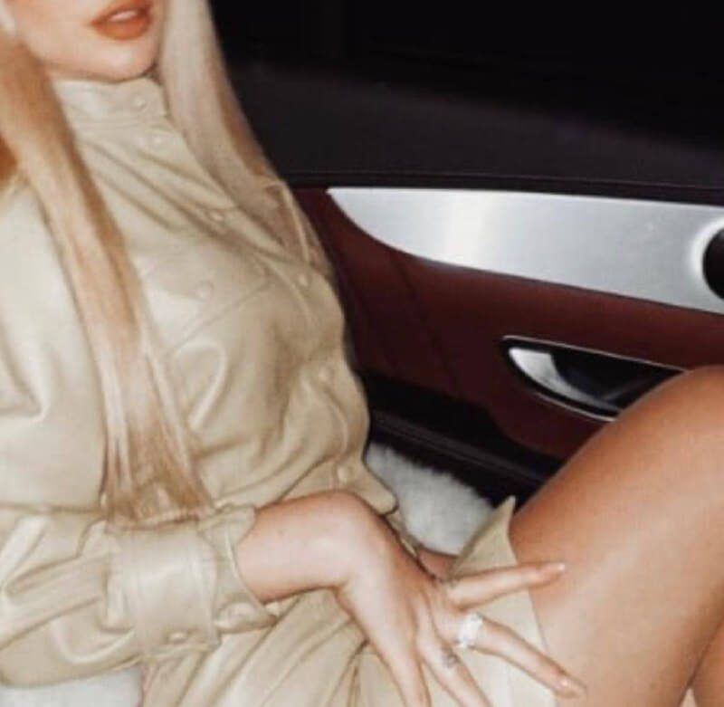 photo_5427093845021149308_x2