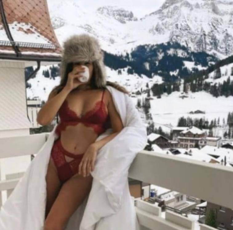 photo_5427093845021149311_x2